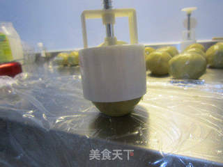 经典红豆沙月饼的做法步骤:12
