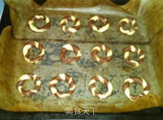 可可双色圈饼的做法步骤:15