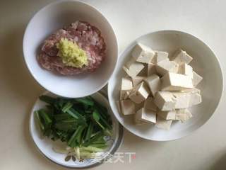 豆腐炖肉丸的做法步骤：1