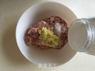 豆腐炖肉丸的做法步骤：2