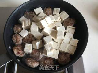 豆腐炖肉丸的做法步骤：5