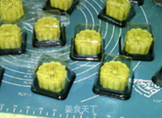 冰皮南瓜月饼的做法步骤:16
