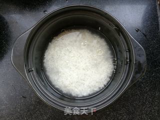 简易美味的煲仔饭的做法步骤:4