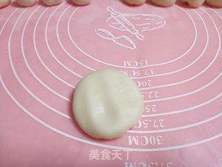 烫面蛋黄酥的做法步骤:9