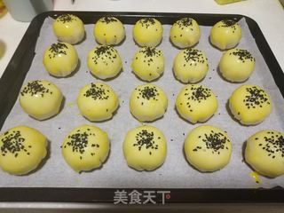 烫面蛋黄酥的做法步骤:24