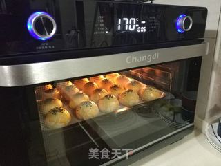 烫面蛋黄酥的做法步骤:26