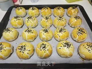 烫面蛋黄酥的做法步骤:27