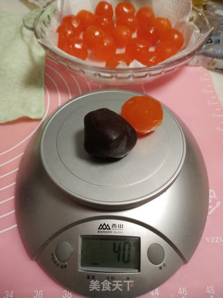 烫面蛋黄酥的做法步骤:17