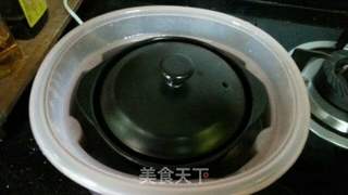 雪耳梨子百合猪骨汤的做法步骤:8