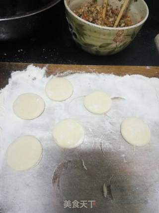 纯手工香菇猪肉水饺的做法步骤:11