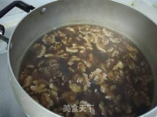 琥珀桃仁的做法步骤:2