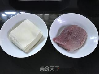 鲜肉小馄饨的做法步骤：1