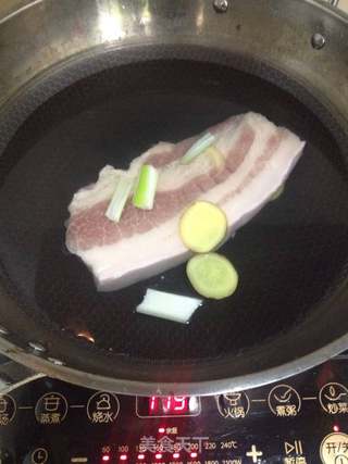 川味回锅肉的做法步骤:2