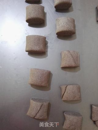 黑米面花卷的做法步骤:8