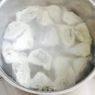 皮皮虾鲜肉馄饨的做法步骤:11
