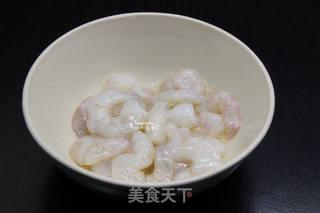 虾仁炒蛋的做法步骤：2