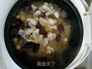 银耳百合莲子羹的做法步骤:7
