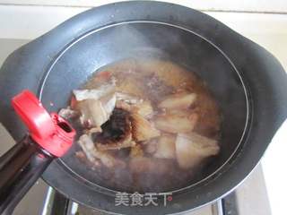 土豆香菇烧肉的做法步骤:4