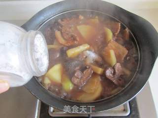 土豆香菇烧肉的做法步骤:9