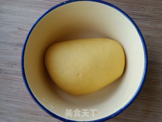 桂花南瓜花卷的做法步骤：2