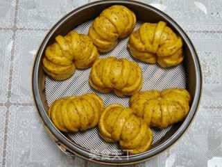 桂花南瓜花卷的做法步骤：12