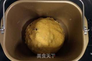 南瓜软欧包的做法步骤:7