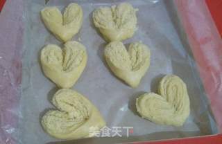 爱心椰蓉面包的做法步骤:16