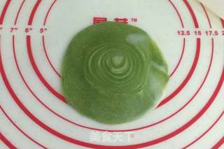 四色螺旋蛋黄酥的做法步骤:21