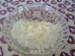 红枣银耳莲子羹的做法步骤:3