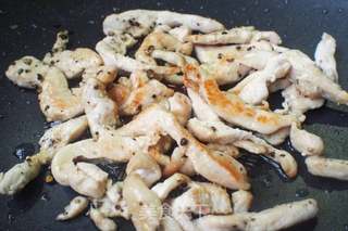健康西式鸡胸肉炒河粉的做法步骤:6