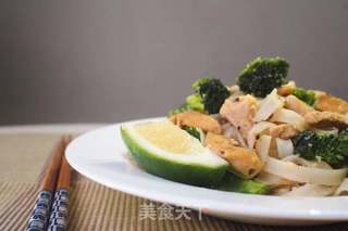 健康西式鸡胸肉炒河粉的做法步骤:10