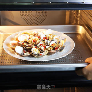 快手好鲜味——蒜蓉粉丝蒸贵妃贝的做法步骤:8