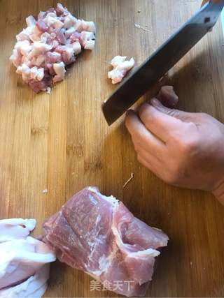 自制黑胡椒风味脆皮肠的做法步骤:2
