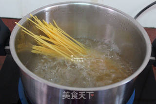 鲜虾茄汁意面的做法步骤:3