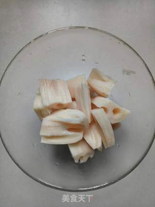 秋季润肺~莲藕排骨汤的做法步骤:3