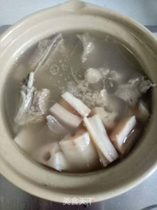 秋季润肺~莲藕排骨汤的做法步骤:7