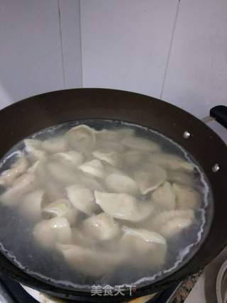 吉祥如意——元宝水饺的做法步骤:9