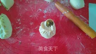 韭菜素包子的做法步骤:10