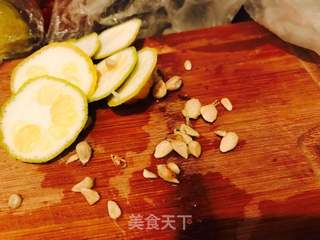 自制柠檬酵素~减肥的亲们自取哦^_^?的做法步骤:3
