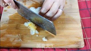 这碗汤和周末好搭噢:木瓜银耳桃胶糖水的做法步骤:2