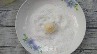 酸奶椰蓉球的做法步骤:9
