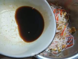 炝拌粉丝绿豆芽的做法步骤:11