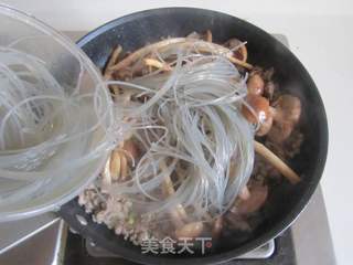 肉末茶树菇粉丝煲的做法步骤:6