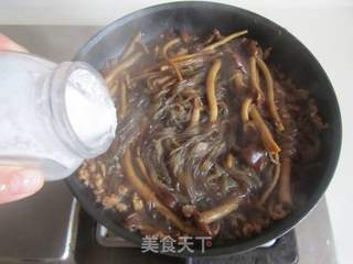 肉末茶树菇粉丝煲的做法步骤:10