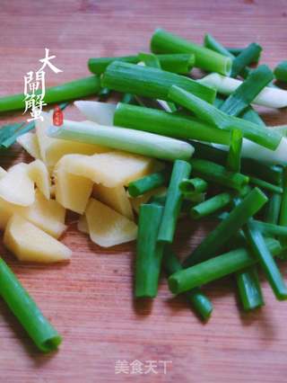 清蒸大闸蟹的做法步骤:2