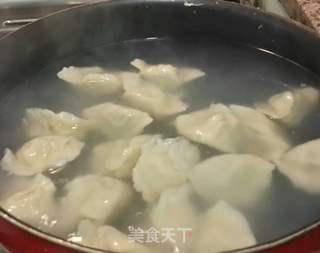 青笋鲜肉饺的做法步骤：9
