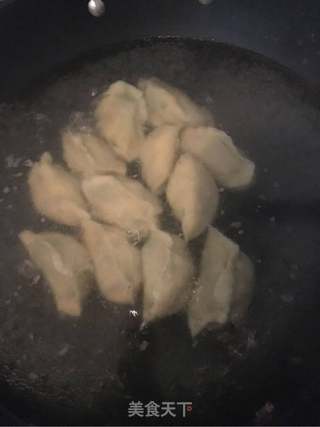 章鱼饺子的做法步骤:9
