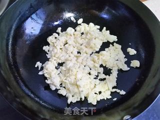 鸡蛋青菜炒饭的做法步骤：4