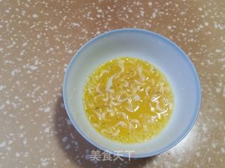 虾皮蛋羹的做法步骤：1
