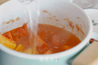 趁热喝下一碗土豆番茄浓汤的做法步骤:4